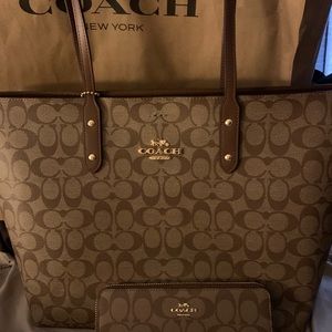 Coach Town Tote Set